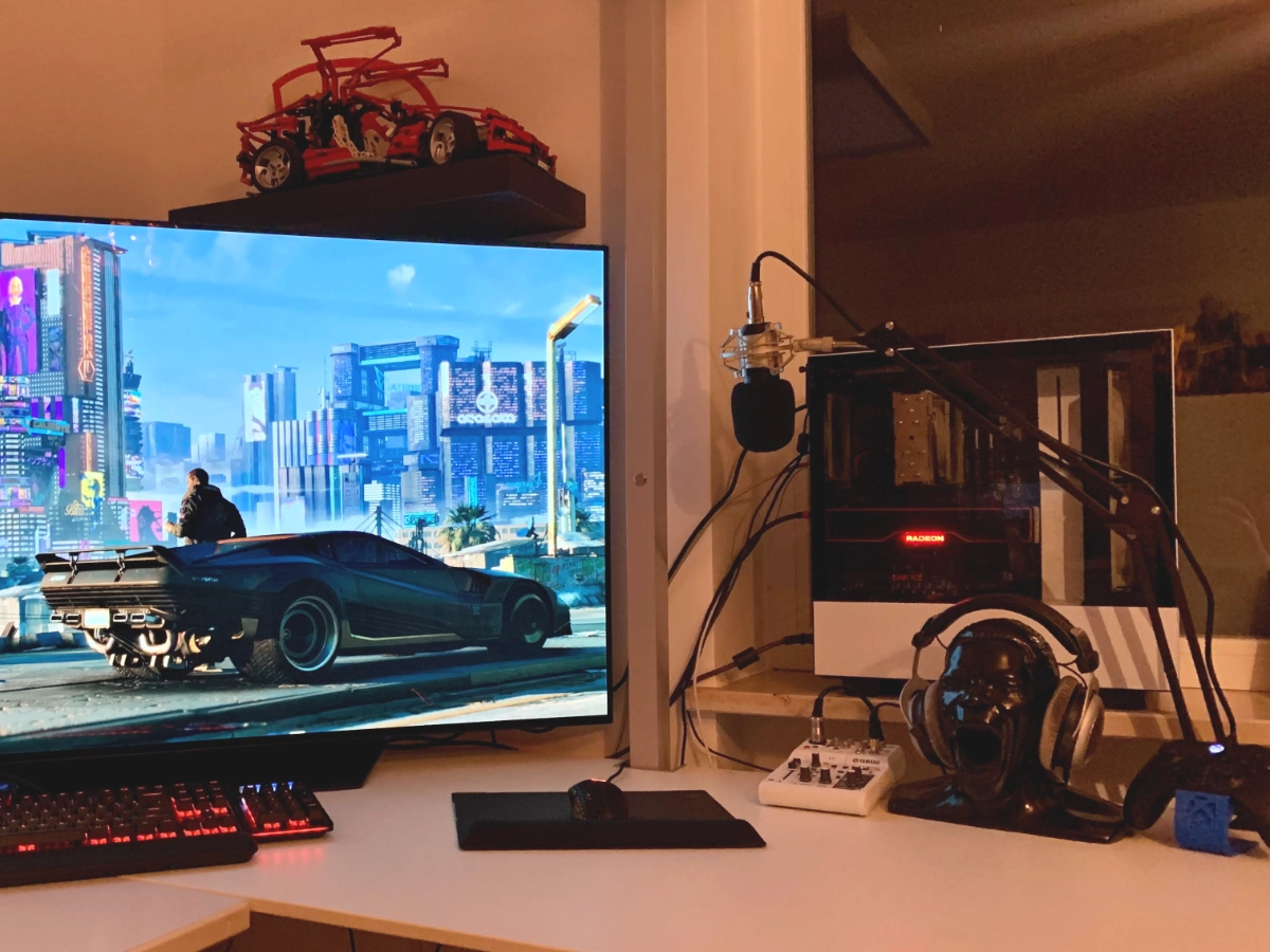 Silent-Build Gaming-PC in weißem, cleanem Gehäuse